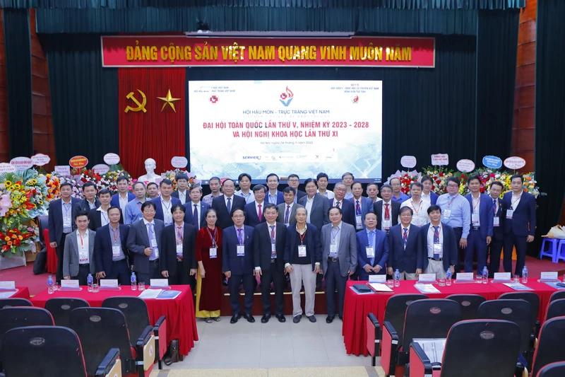 Hình ảnh tin tức Ra mắt Ban chấp hành Hội hậu môn trực tràng Việt Nam nhiệm kỳ V (2023-2028)